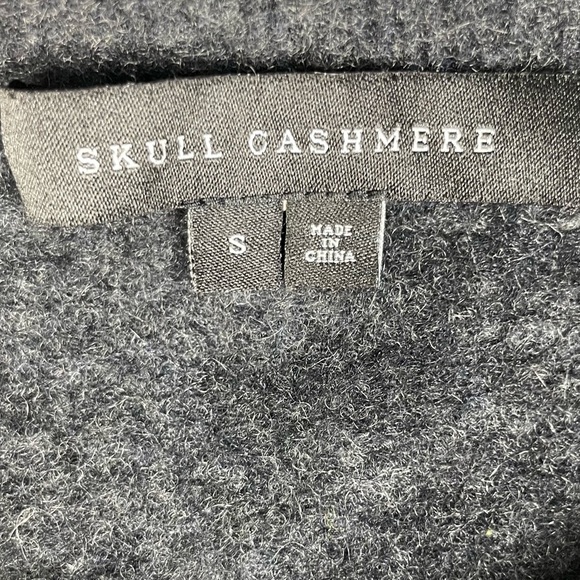 Skull Cashmere Sweater Womens Small Madison Cozy Soft Casual Grunge Goth Punk - Picture 7 of 8